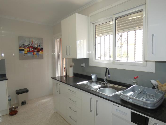 Image No.33-3 Bed Semi-Detached for sale
