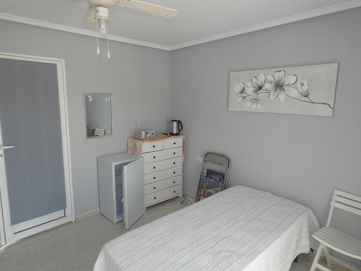 Image No.36-3 Bed Semi-Detached for sale