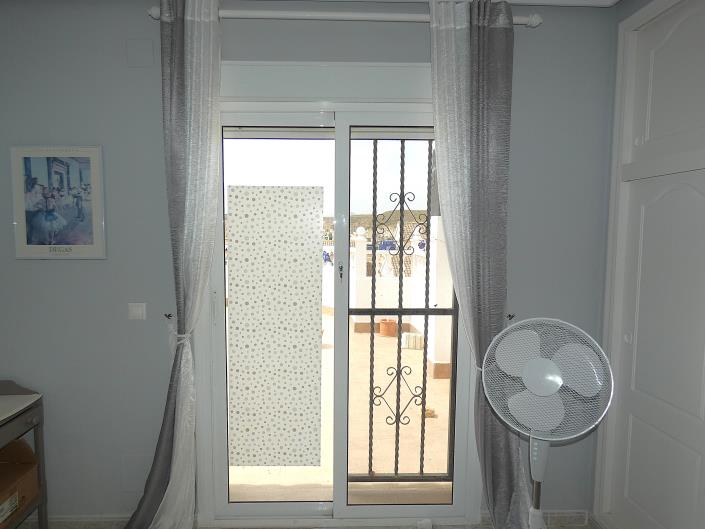Image No.40-3 Bed Semi-Detached for sale