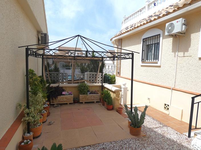 Image No.51-3 Bed Semi-Detached for sale