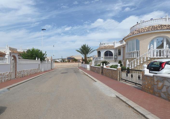 Image No.60-3 Bed Semi-Detached for sale