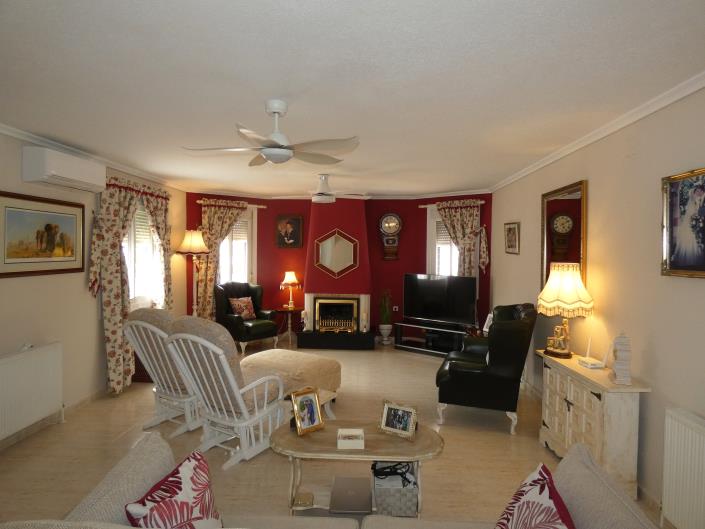 Image No.9-5 Bed Villa / Detached for sale