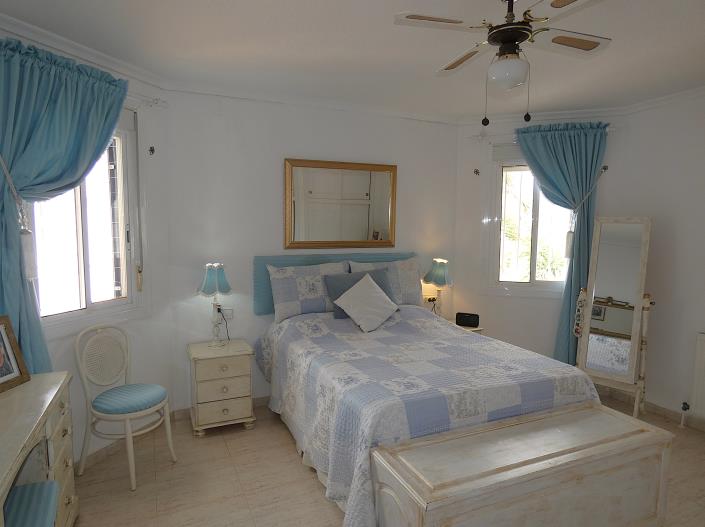 Image No.14-5 Bed Villa / Detached for sale