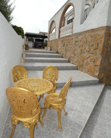 Image No.36-5 Bed Villa / Detached for sale