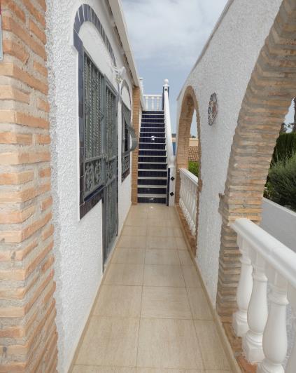 Image No.45-5 Bed Villa / Detached for sale