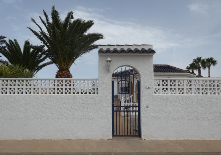 Image No.56-5 Bed Villa / Detached for sale