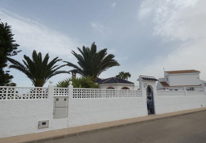 Image No.58-5 Bed Villa / Detached for sale