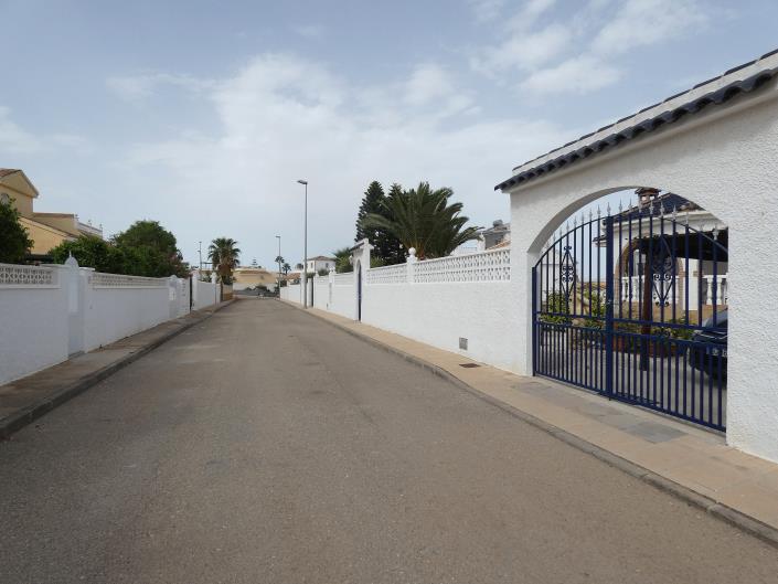 Image No.60-5 Bed Villa / Detached for sale