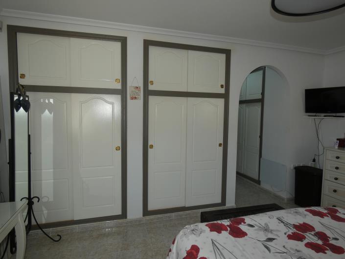 Image No.17-3 Bed Villa / Detached for sale