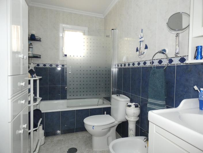Image No.20-3 Bed Villa / Detached for sale