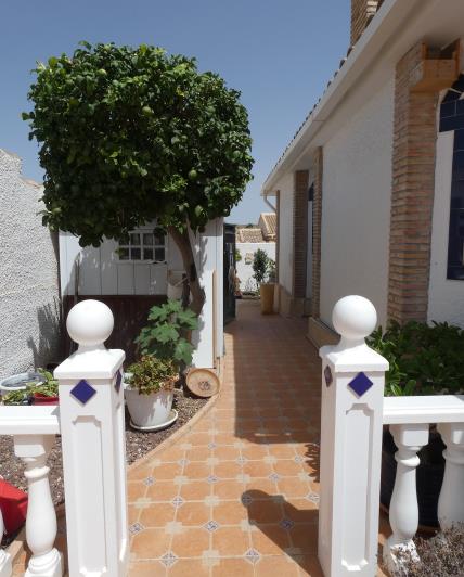 Image No.43-3 Bed Villa / Detached for sale
