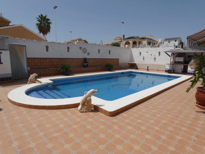 Image No.53-3 Bed Villa / Detached for sale