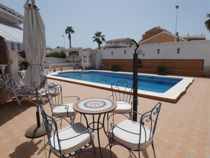 Image No.55-3 Bed Villa / Detached for sale