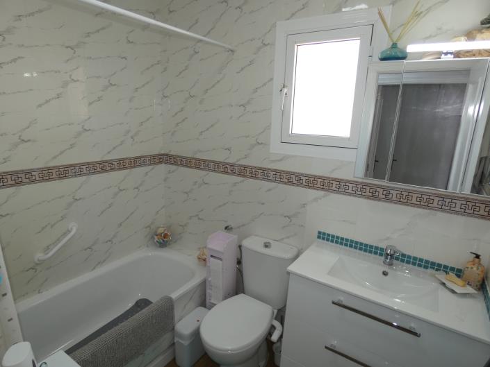 Image No.17-2 Bed Villa / Detached for sale
