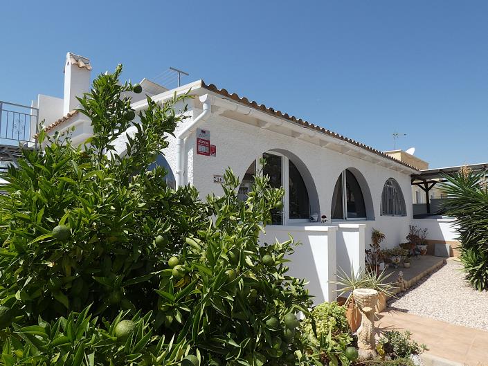 Image No.50-2 Bed Villa / Detached for sale