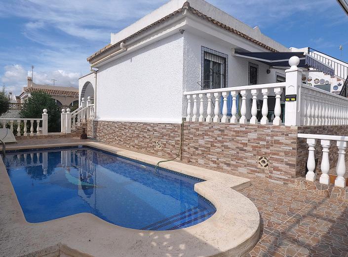 Image No.2-2 Bed Villa / Detached for sale