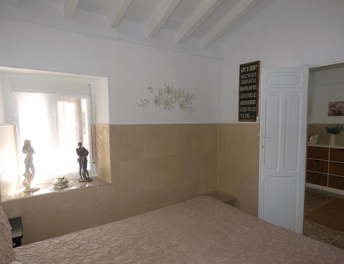 Image No.9-3 Bed Country Property for sale
