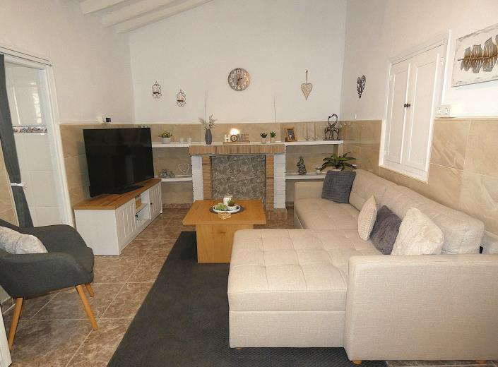 Image No.17-3 Bed Country Property for sale