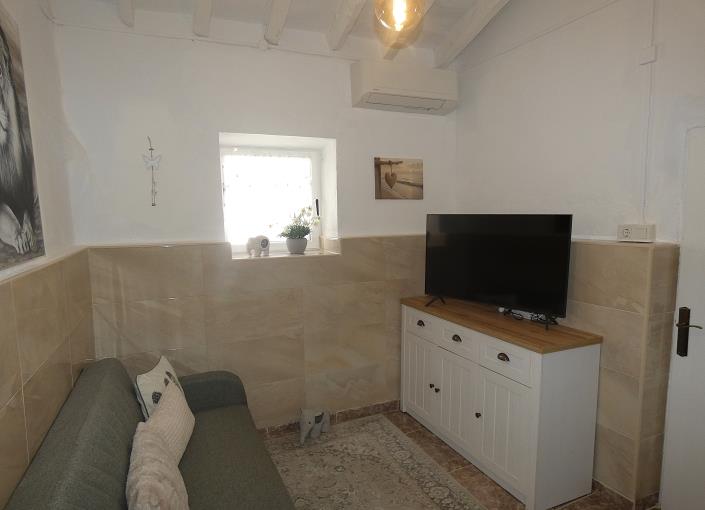 Image No.20-3 Bed Country Property for sale