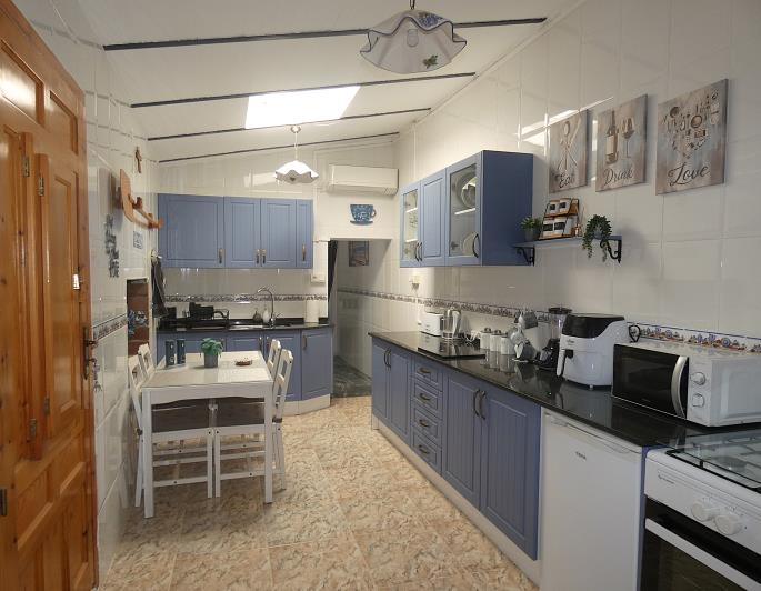 Image No.23-3 Bed Country Property for sale