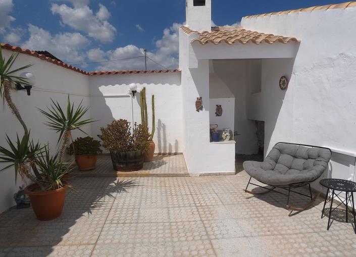 Image No.41-3 Bed Country Property for sale