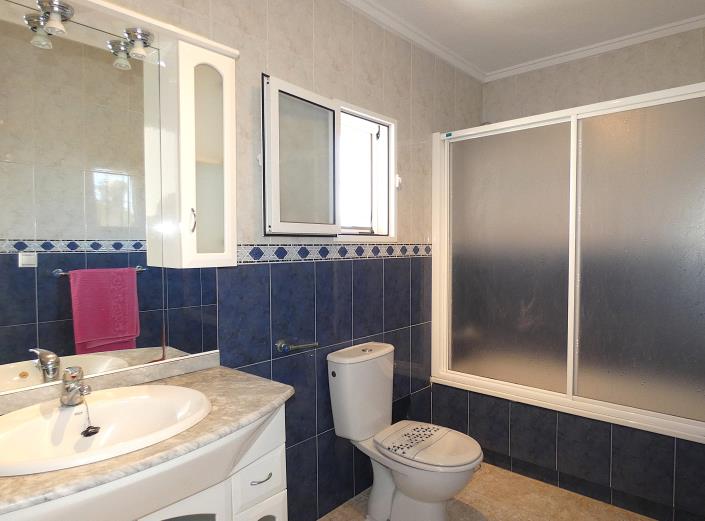 Image No.39-3 Bed Villa / Detached for sale