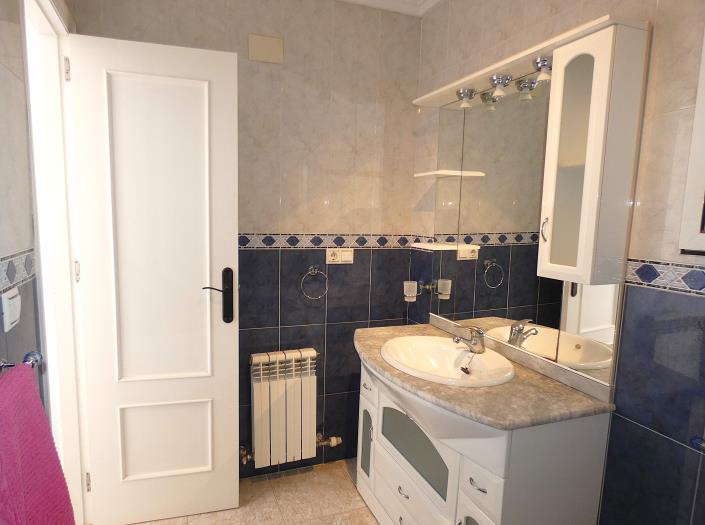 Image No.41-3 Bed Villa / Detached for sale