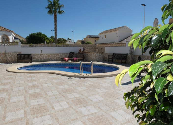 Image No.54-3 Bed Villa / Detached for sale