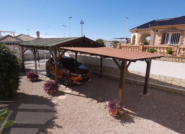 Image No.57-3 Bed Villa / Detached for sale