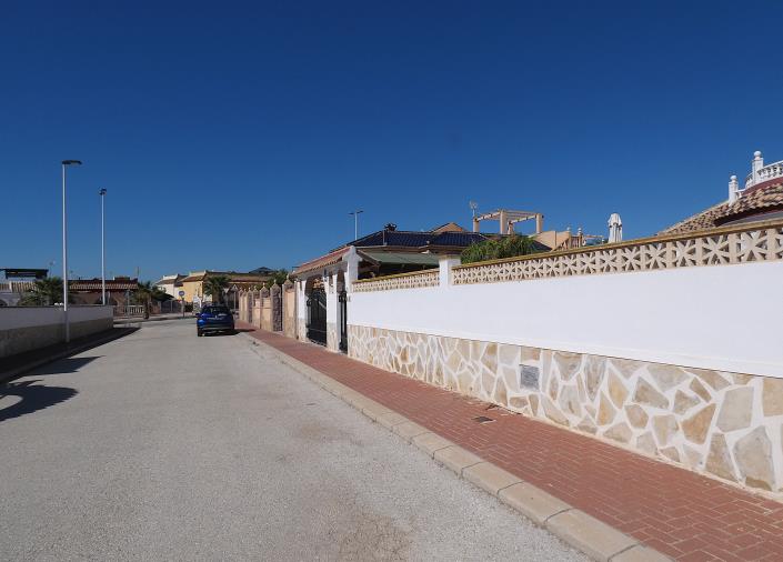 Image No.61-3 Bed Villa / Detached for sale