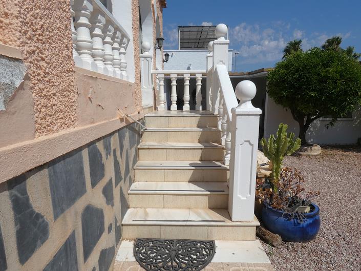 Image No.6-2 Bed Villa / Detached for sale
