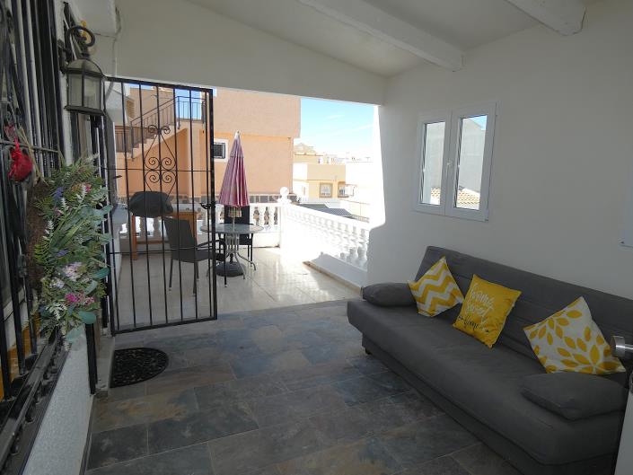 Image No.12-2 Bed Villa / Detached for sale