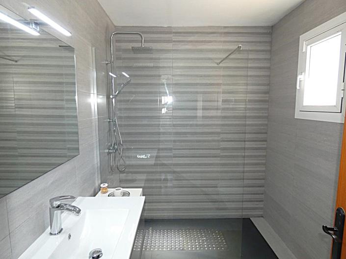 Image No.25-2 Bed Villa / Detached for sale