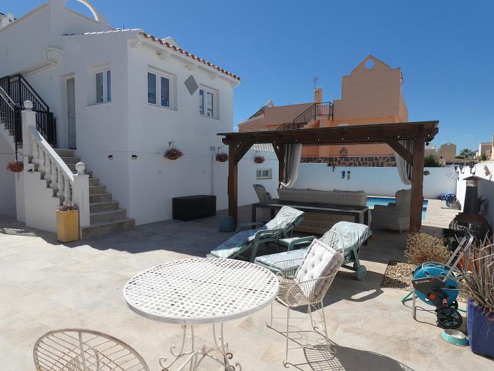 Image No.44-2 Bed Villa / Detached for sale