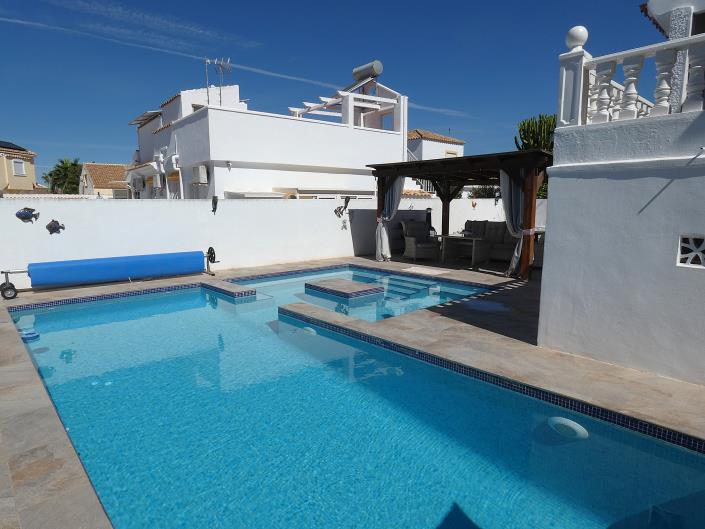 Image No.47-2 Bed Villa / Detached for sale