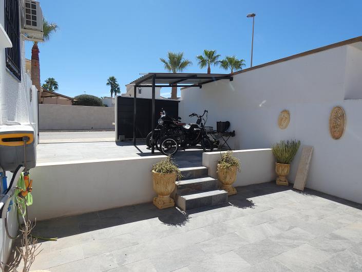 Image No.52-2 Bed Villa / Detached for sale