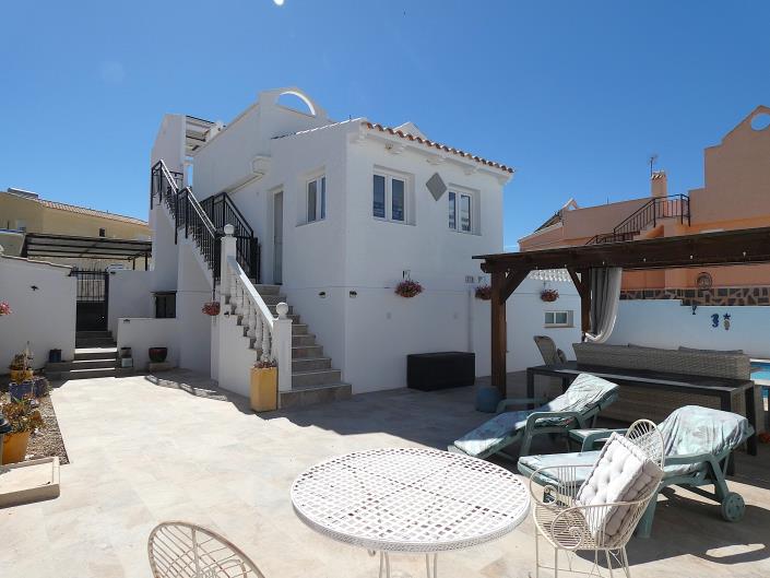 Image No.54-2 Bed Villa / Detached for sale