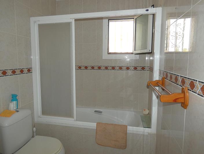 Image No.15-5 Bed Villa / Detached for sale