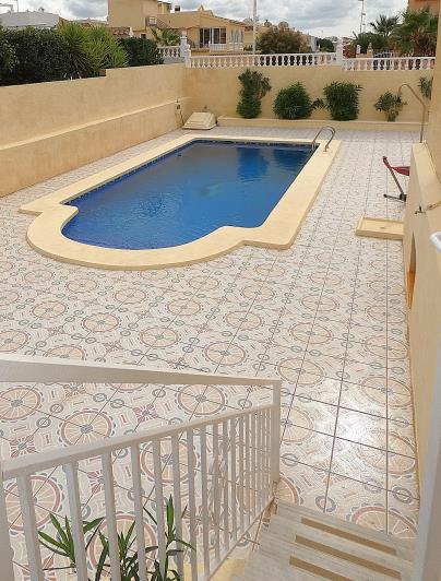 Image No.28-5 Bed Villa / Detached for sale