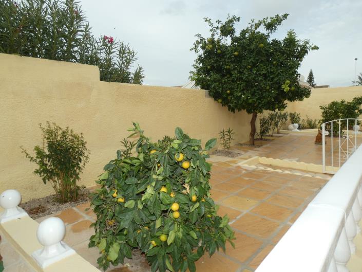 Image No.38-5 Bed Villa / Detached for sale