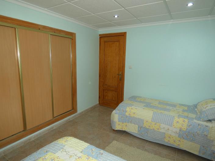 Image No.47-5 Bed Villa / Detached for sale