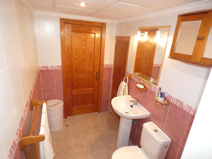 Image No.49-5 Bed Villa / Detached for sale