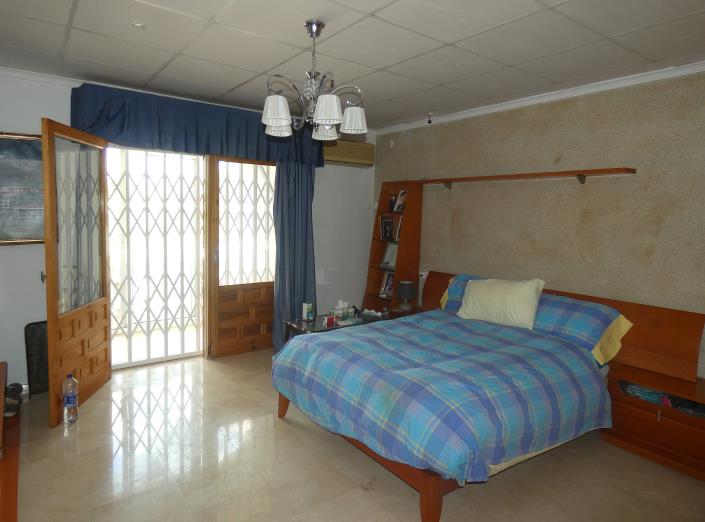 Image No.11-4 Bed Villa / Detached for sale