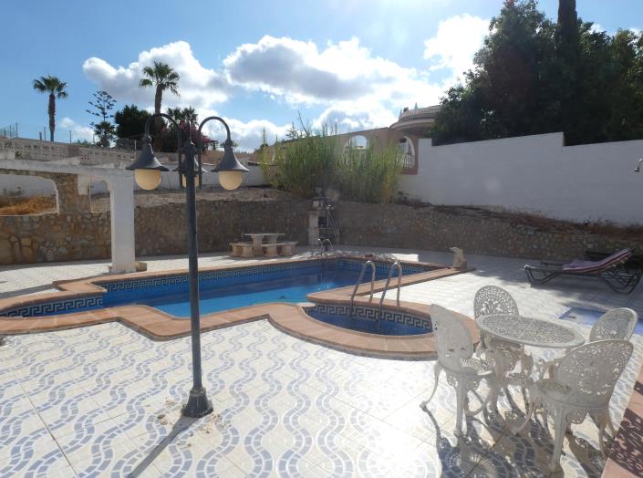 Image No.37-4 Bed Villa / Detached for sale