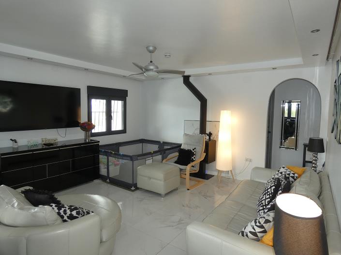 Image No.11-3 Bed Villa / Detached for sale