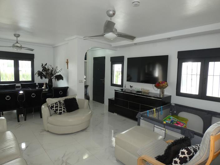 Image No.10-3 Bed Villa / Detached for sale