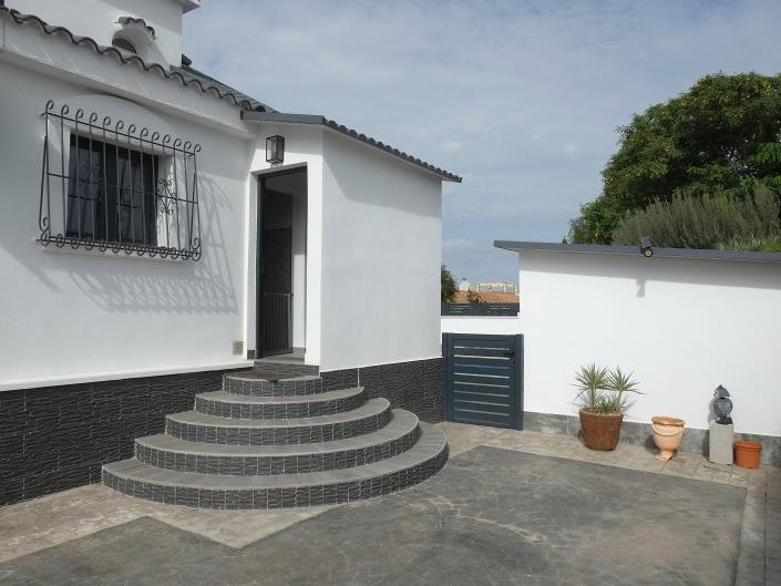Image No.43-3 Bed Villa / Detached for sale