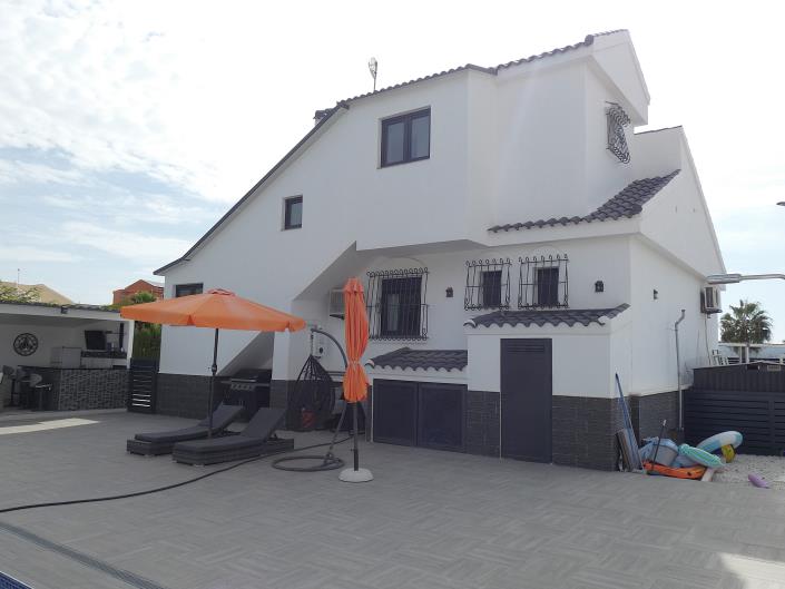 Image No.54-3 Bed Villa / Detached for sale