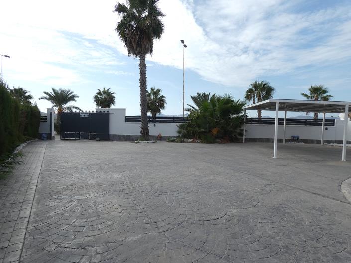 Image No.61-3 Bed Villa / Detached for sale
