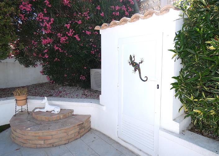 Image No.43-3 Bed Villa / Detached for sale